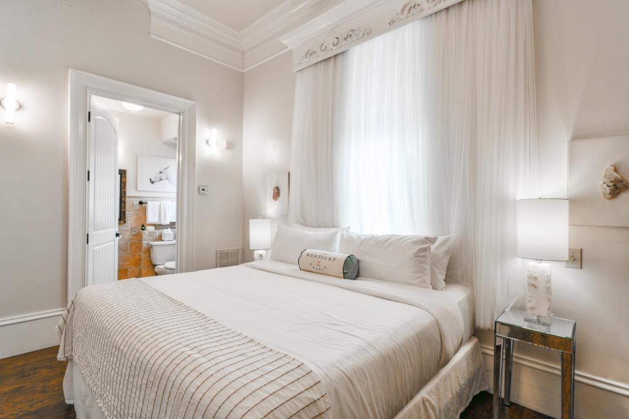 Kentucky Castle Hotell Versailles Eksteriør bilde