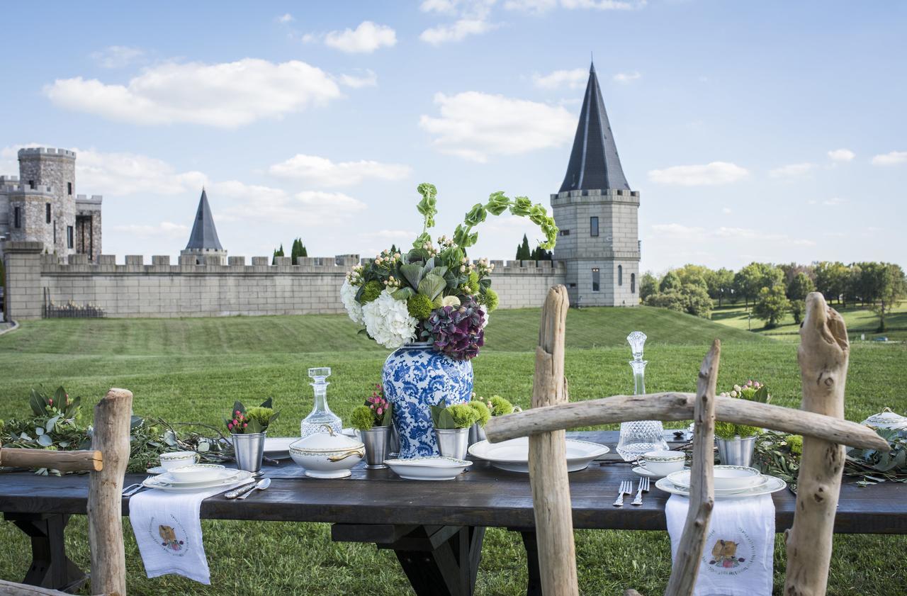 Kentucky Castle Hotell Versailles Eksteriør bilde