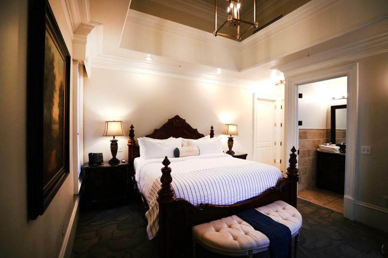 Kentucky Castle Hotell Versailles Eksteriør bilde