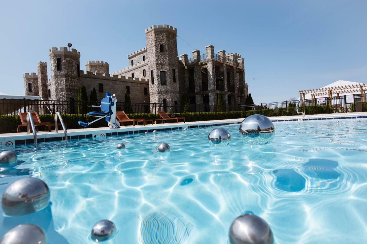 Kentucky Castle Hotell Versailles Eksteriør bilde